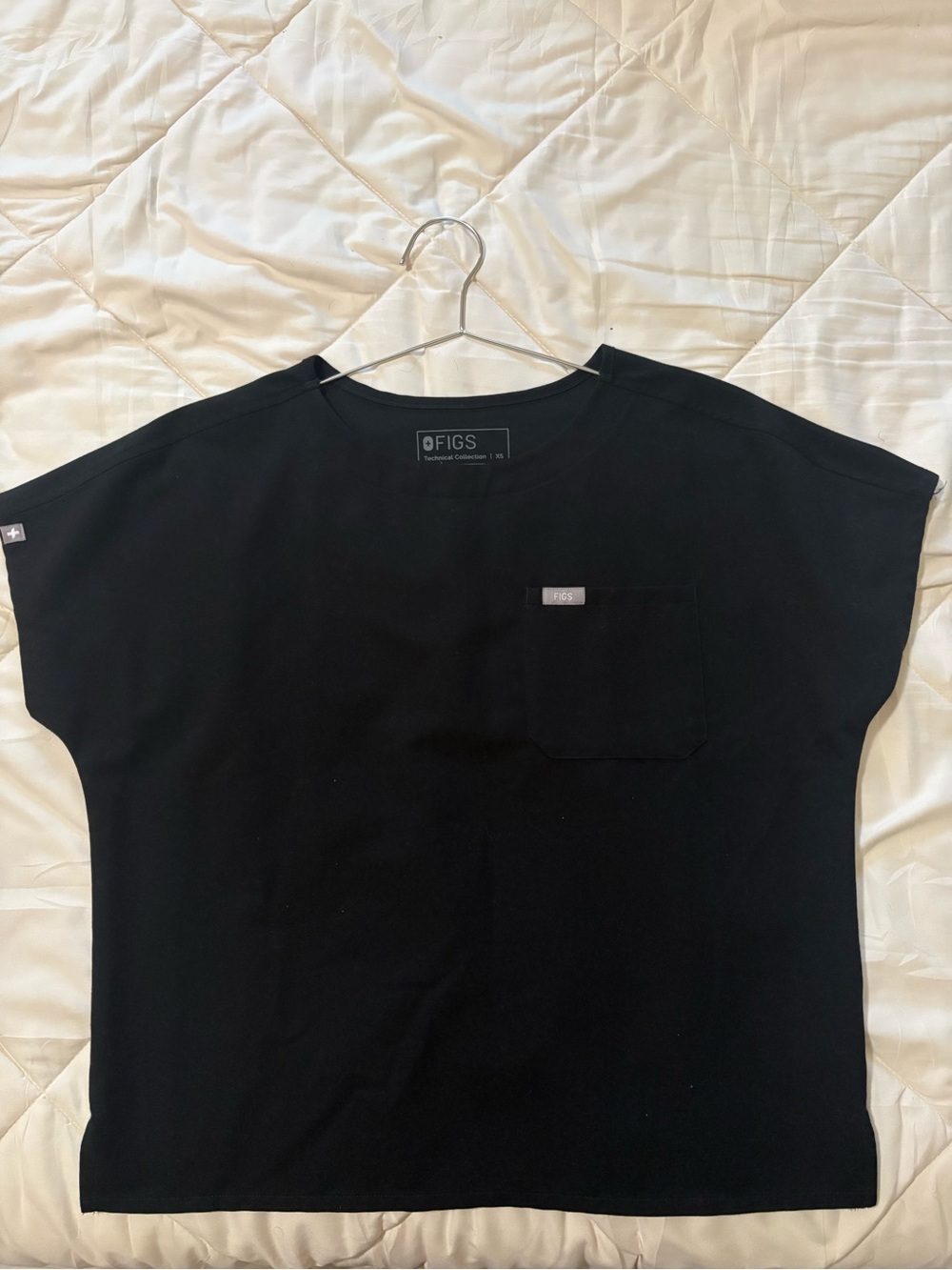 FIGS Black women's Black Arua Relaxed - Scrub